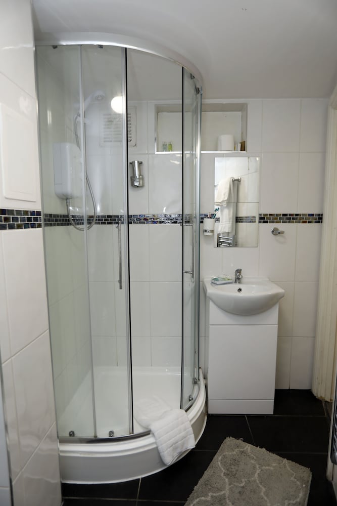 Bexley Village Hotel 45/50