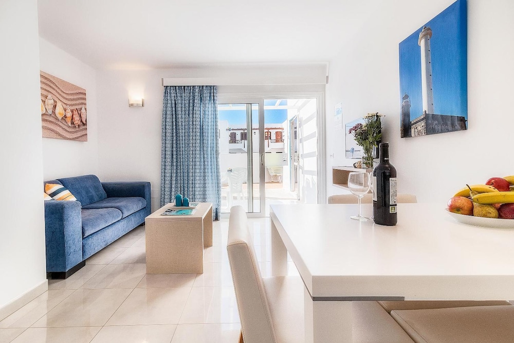Apartamentos LIVVO Oasis 46/70