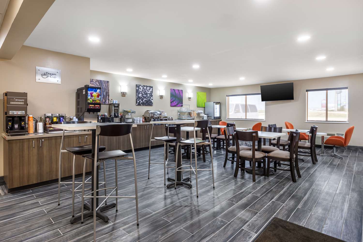 Sleep Inn & Suites Salina I-135 22/26