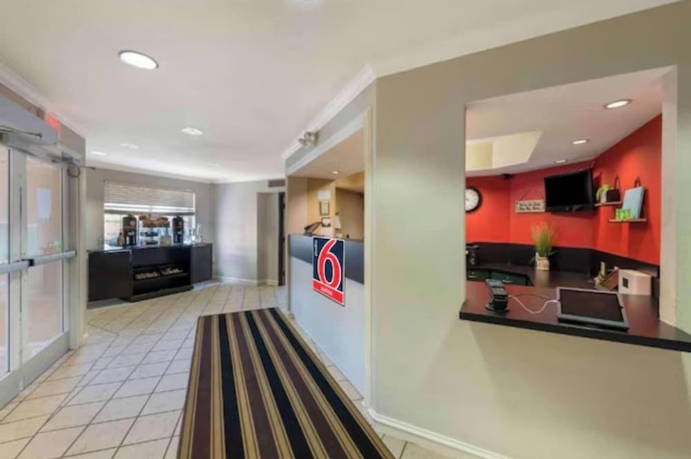 Studio6 Extended Stay Minneapolis Airport Eagan North MN 9/64