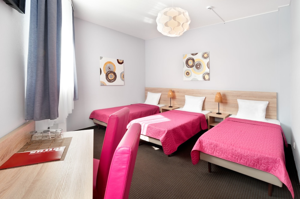 ROOM, TRIPLE
