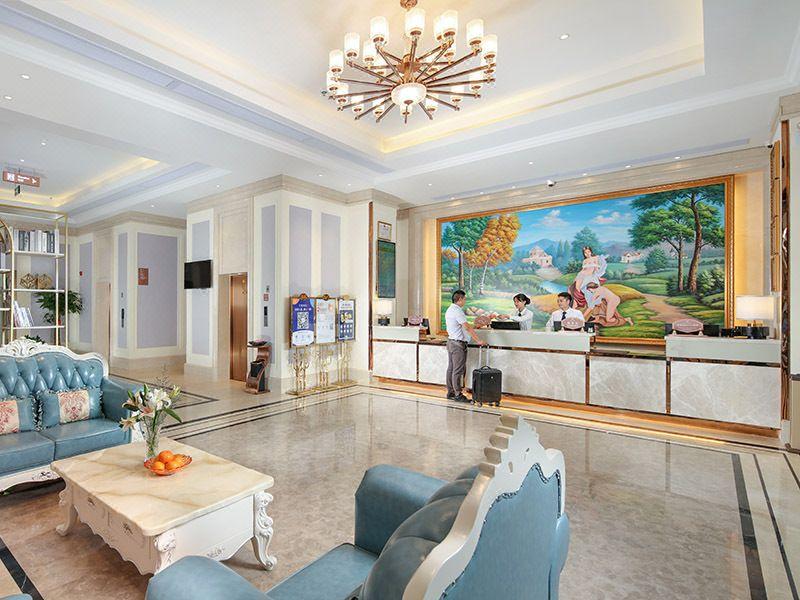 Vienna Hotel (Lingao store) 13/50
