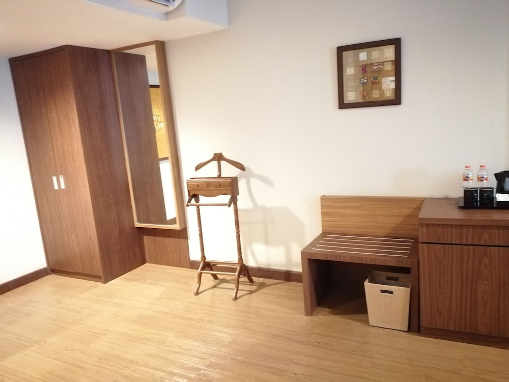 Ramada Suites By Wyndham Solo 34/45