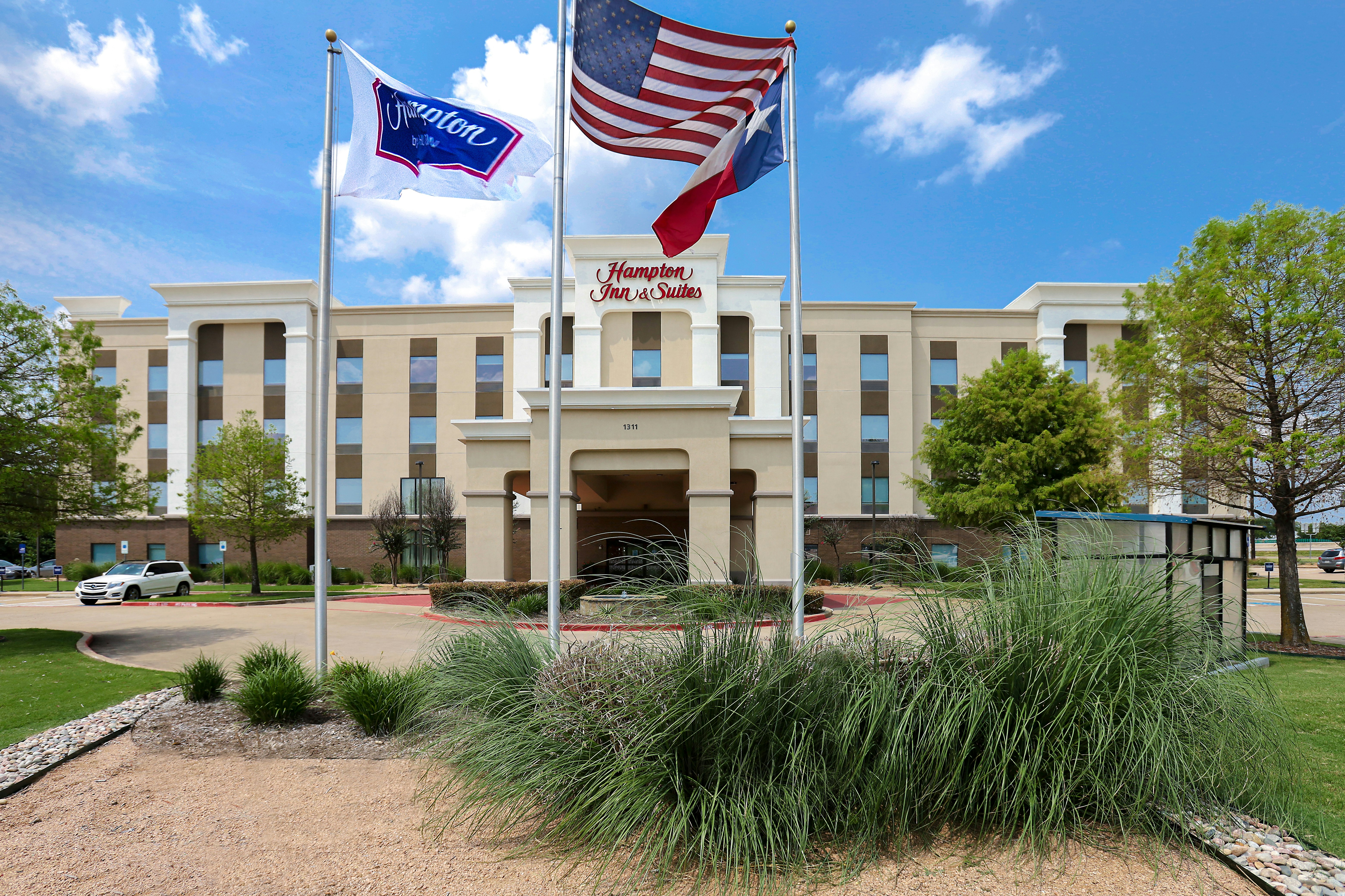 Hampton Inn and Suites Dallas-Desoto 56/57