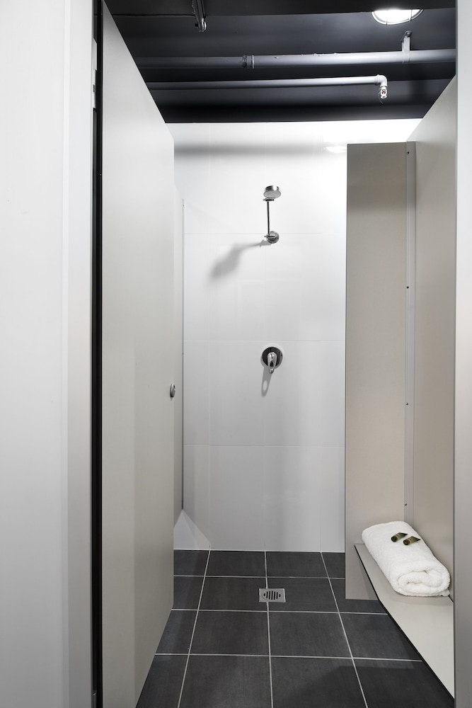The Pod Sydney 44/44