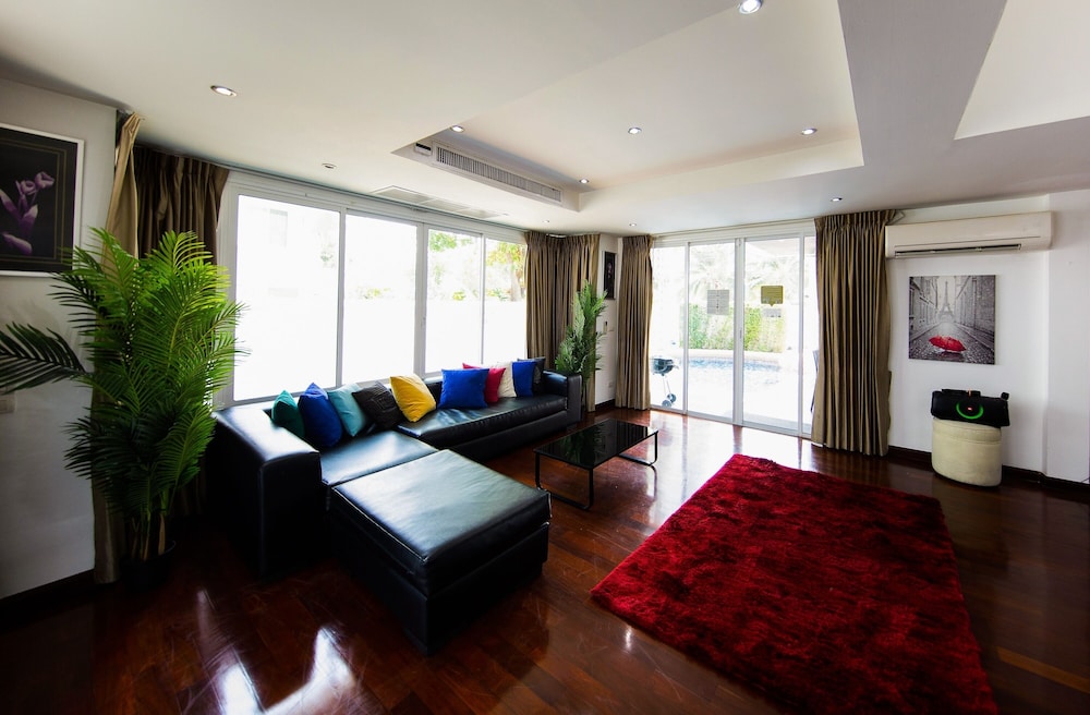 Paradise Pool Villa Pattaya in Tropicana Village (ex VIP Villas Pattaya Tropicana Jomtien Beach) 24/50