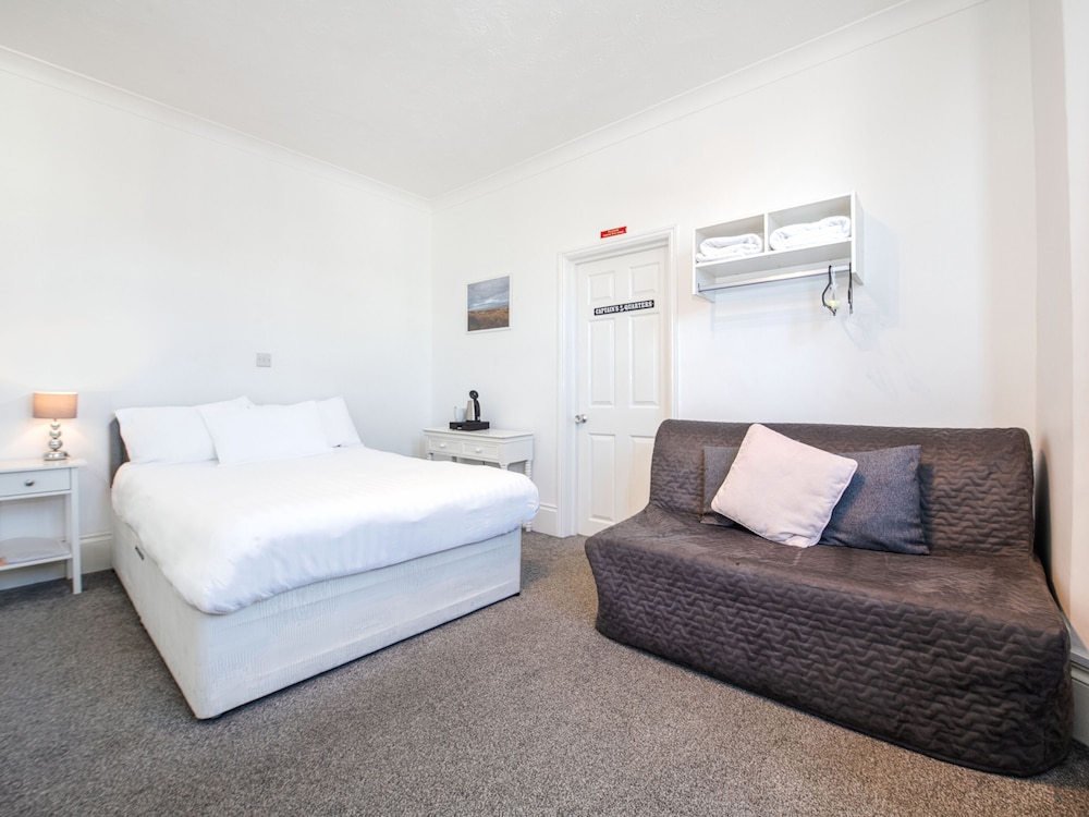 The Pier Hotel 29/80