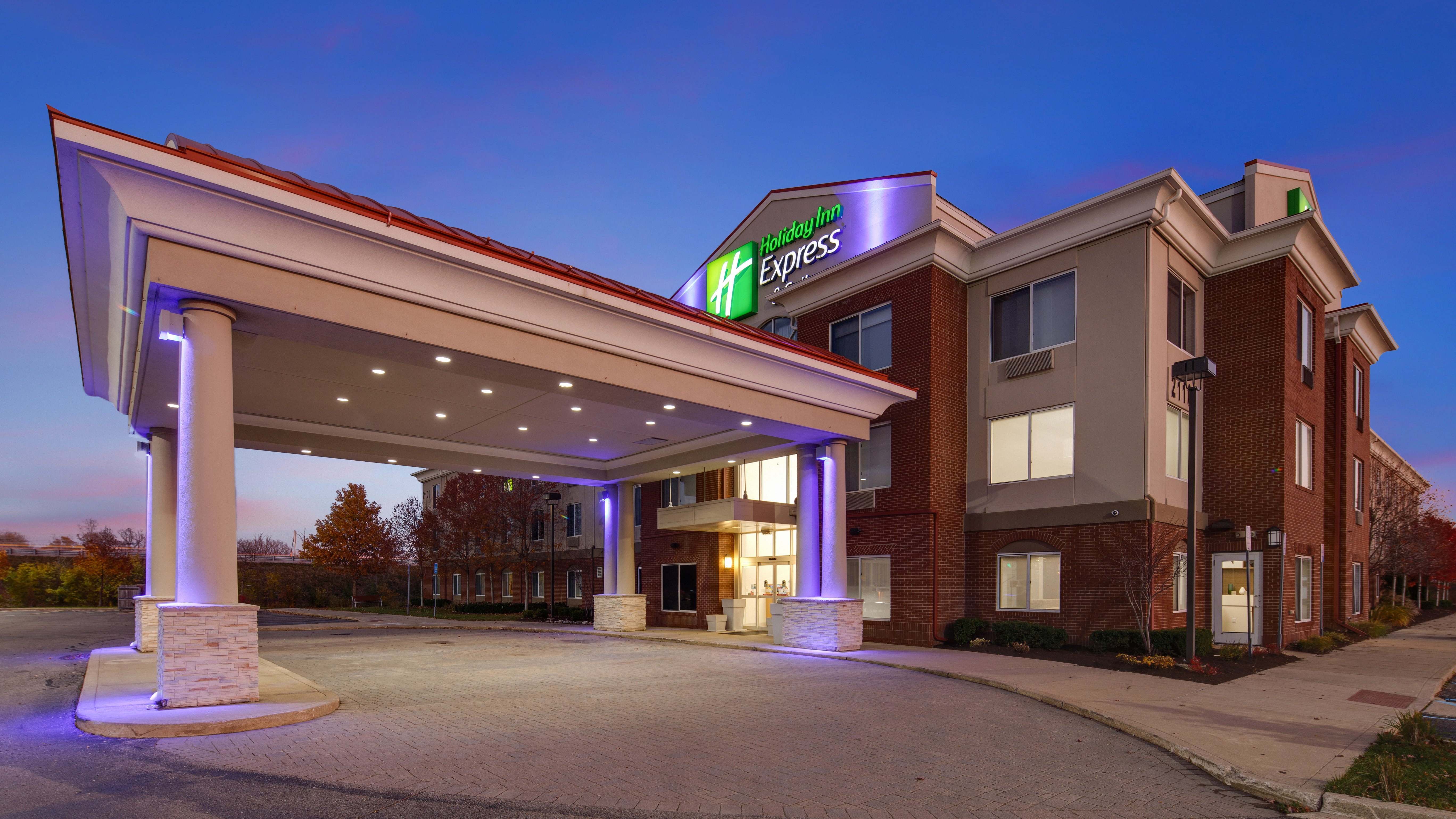 Holiday Inn Express Hotel And Suites Detroit Farmington Hills 4/53