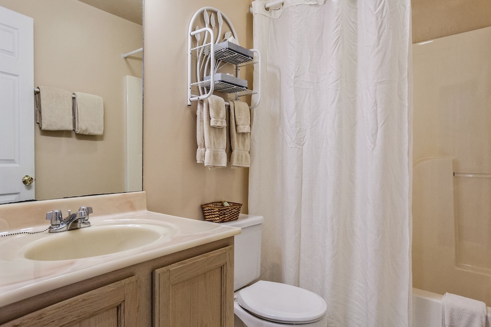 Glen Cove Inn and Suites 42/50