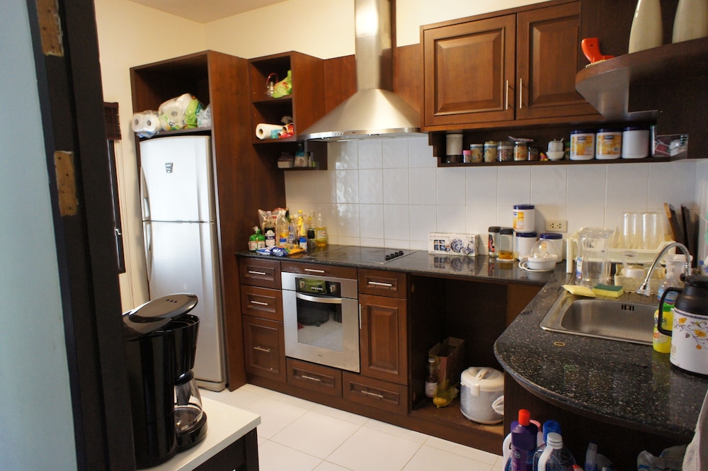 Phuket Gay Home Stay - Caters To Men 32/44