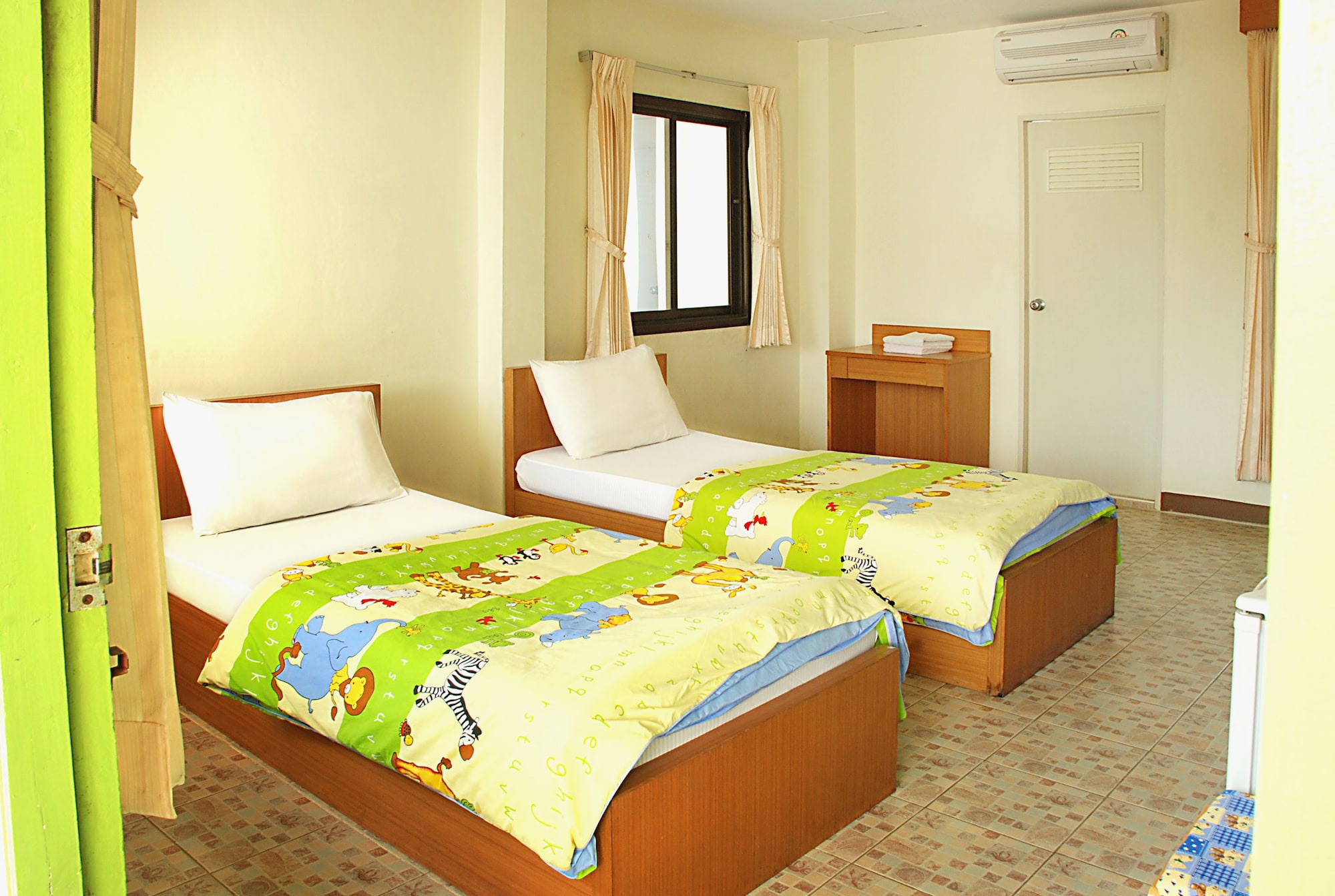 STANDARD, TWIN BEDS