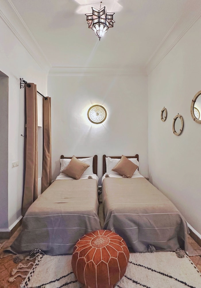 STANDARD, DOUBLE OR TWIN BED