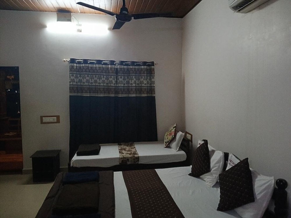 Baywatch Beach Resort 32/45