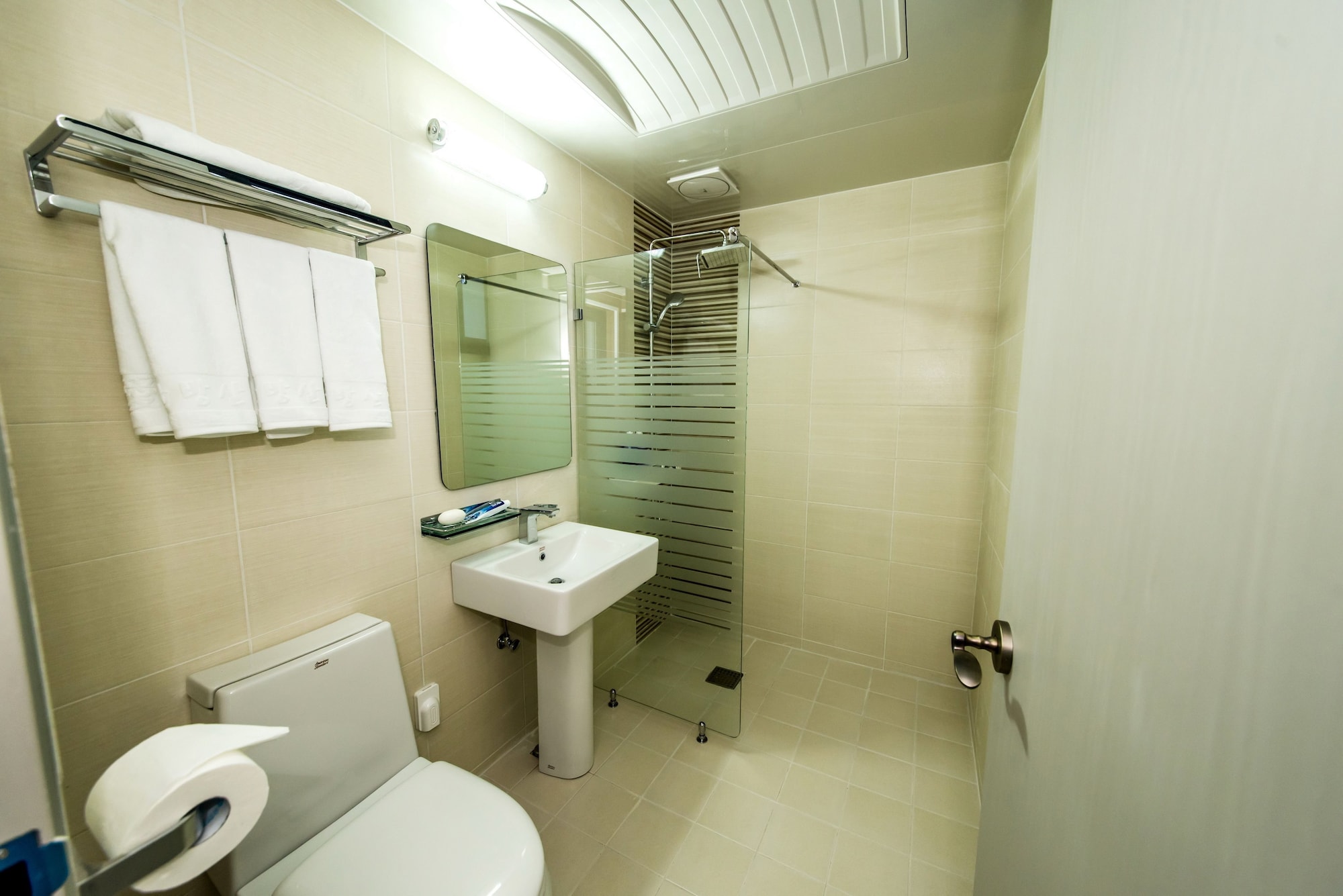 2 BEDROOMS