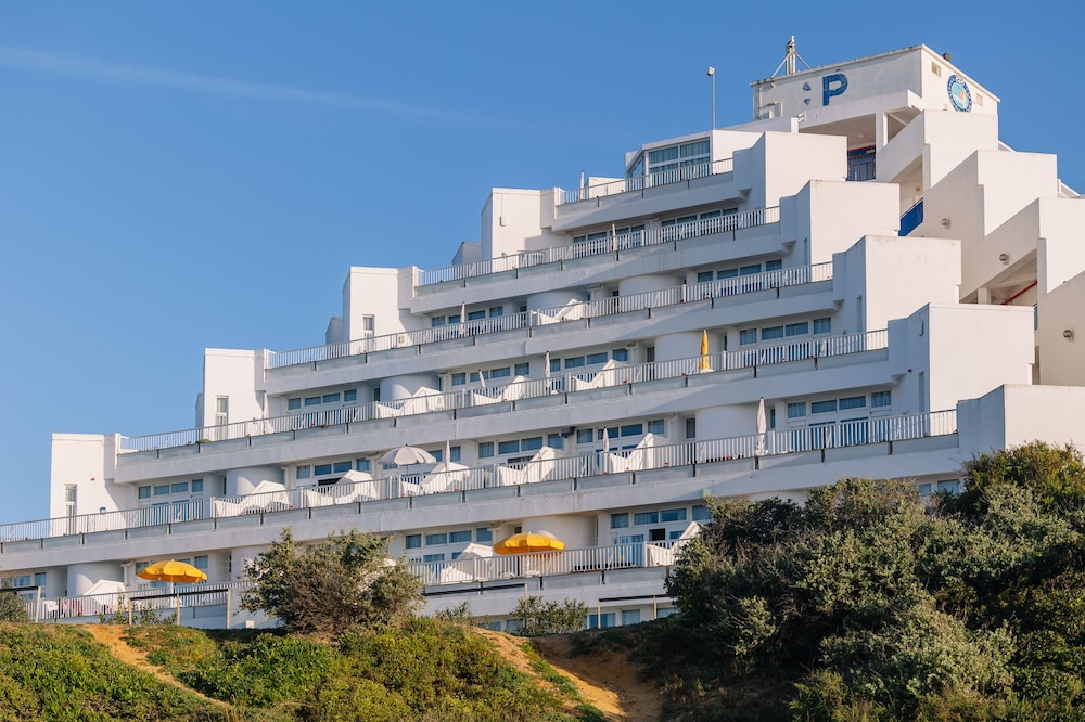 Monicca Collection Suites and Residences 8/74