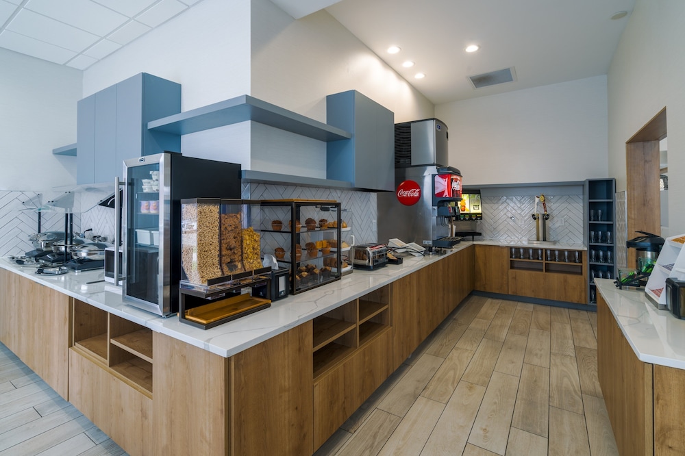 Staybridge Suites Louisville - Expo Center 24/31