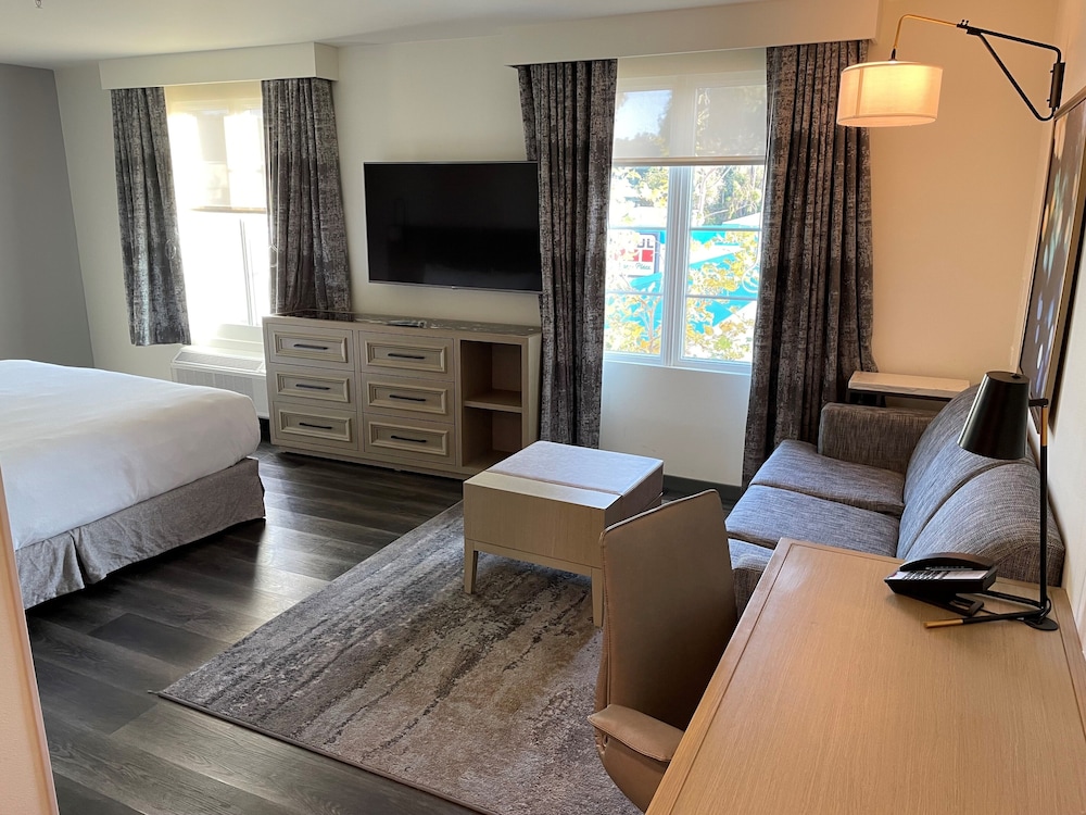 Hyatt Place Santa Barbara 36/55