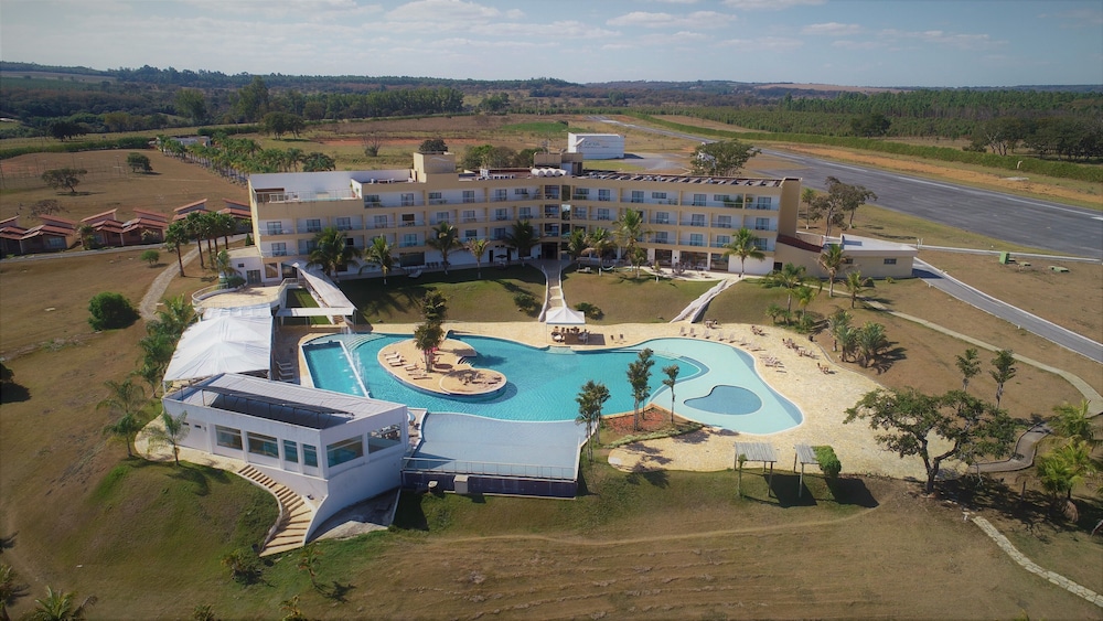 Ramada by Wyndham Furnaspark 4/48