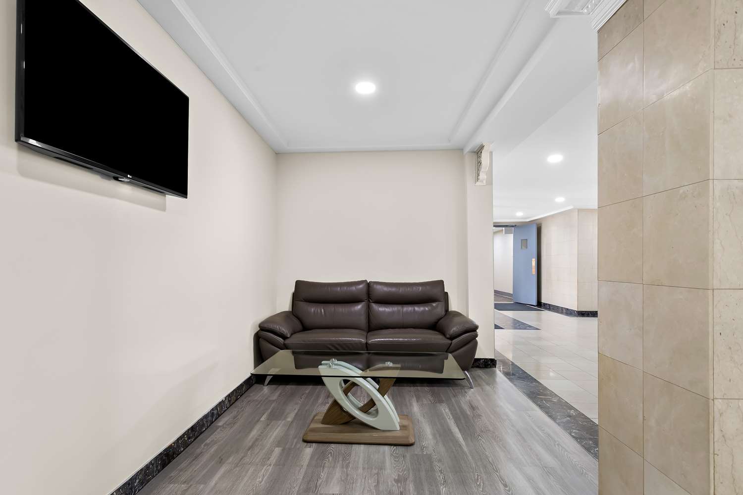 SureStay Plus by Best Western Windsor 12/18