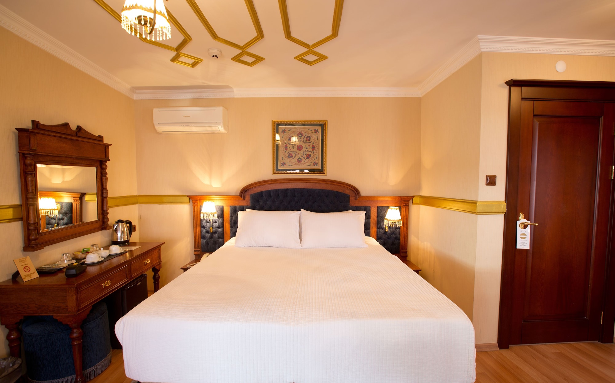 SUPERIOR, DOUBLE BED
