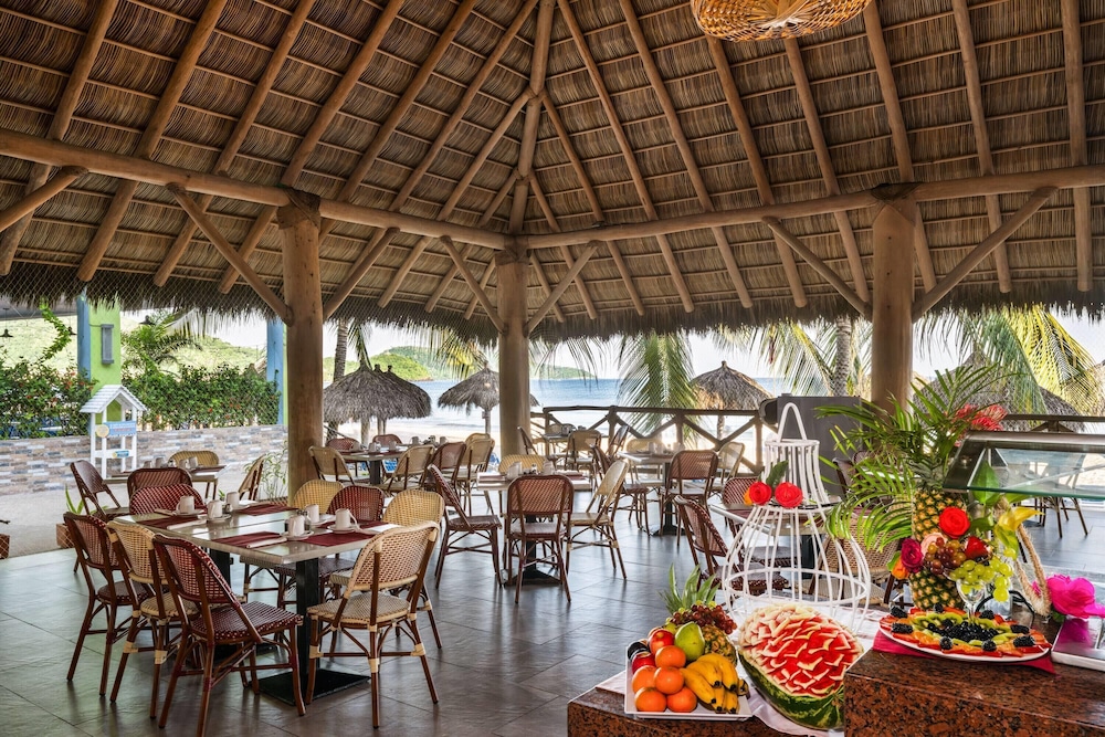 Decameron Isla Coral Guayabitos Ramada All Inclusive Resort 33/48