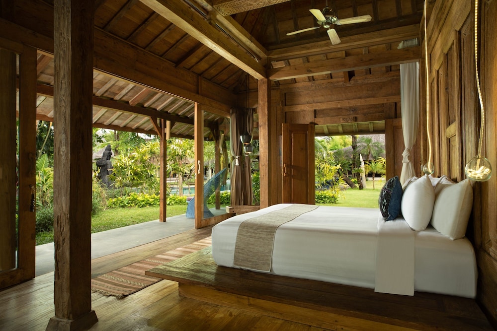 GRAND, DOUBLE BED