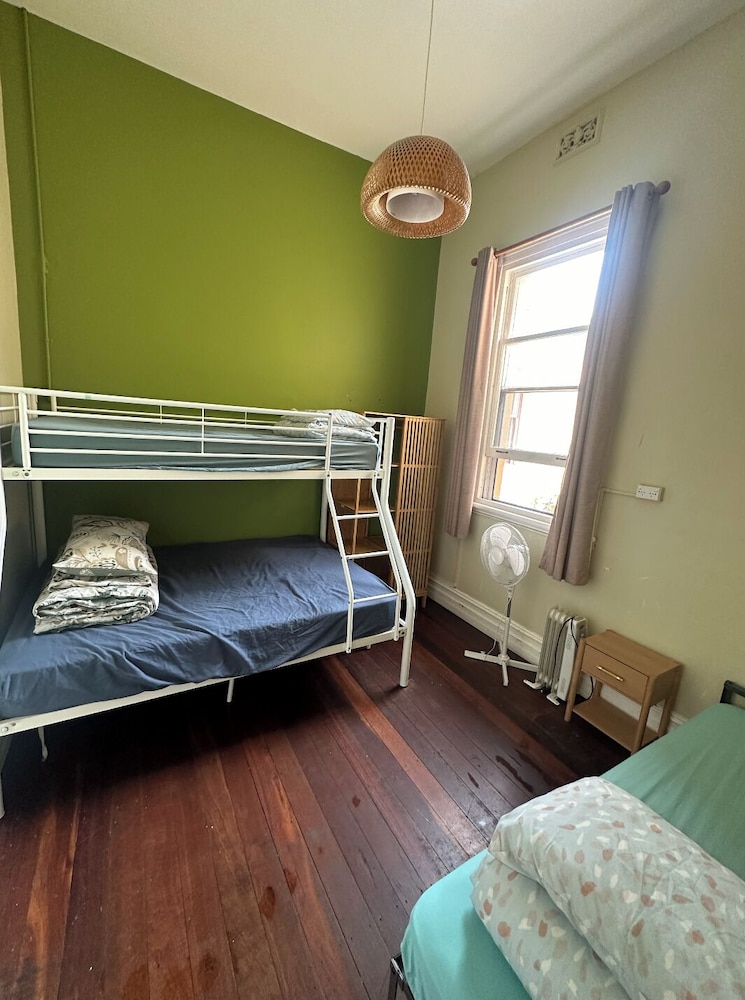 1849 Backpackers Hotel 11/50