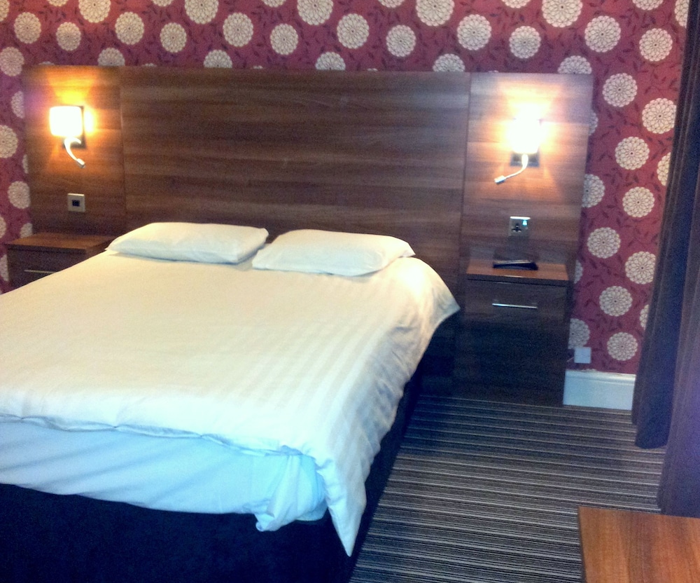 Ely House Hotel 31/40