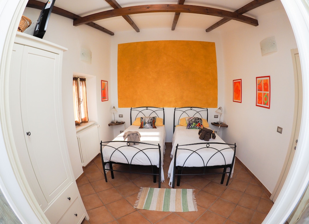 Pietra di Mare Guest House 37/55