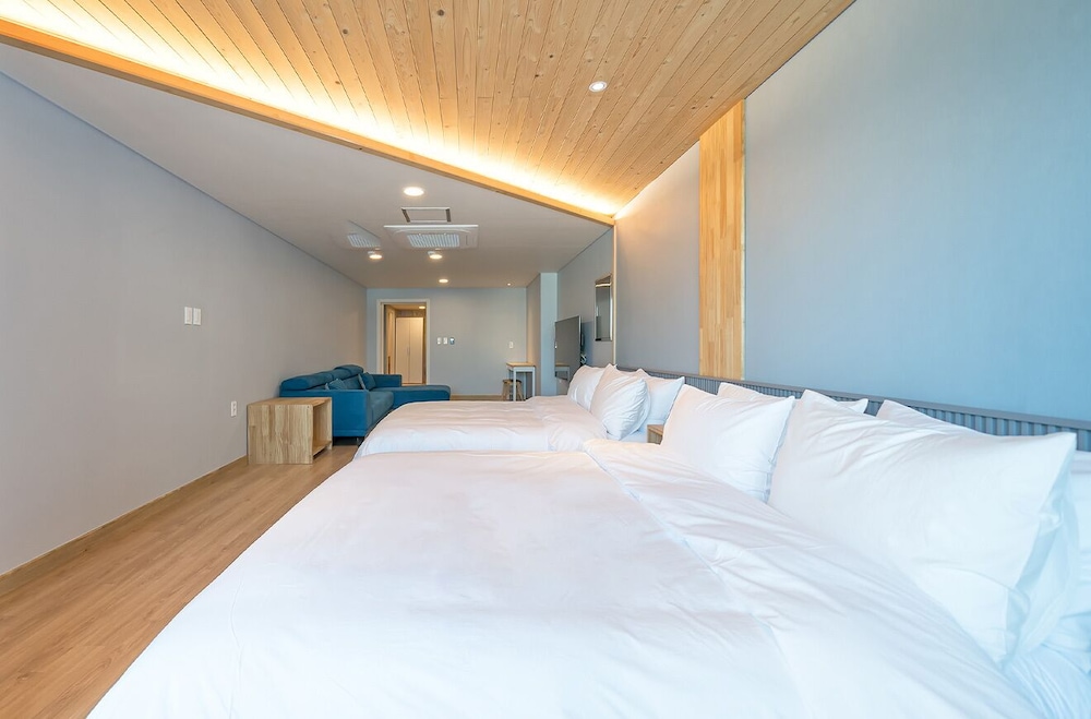 Ocean Terra Resort 5/50
