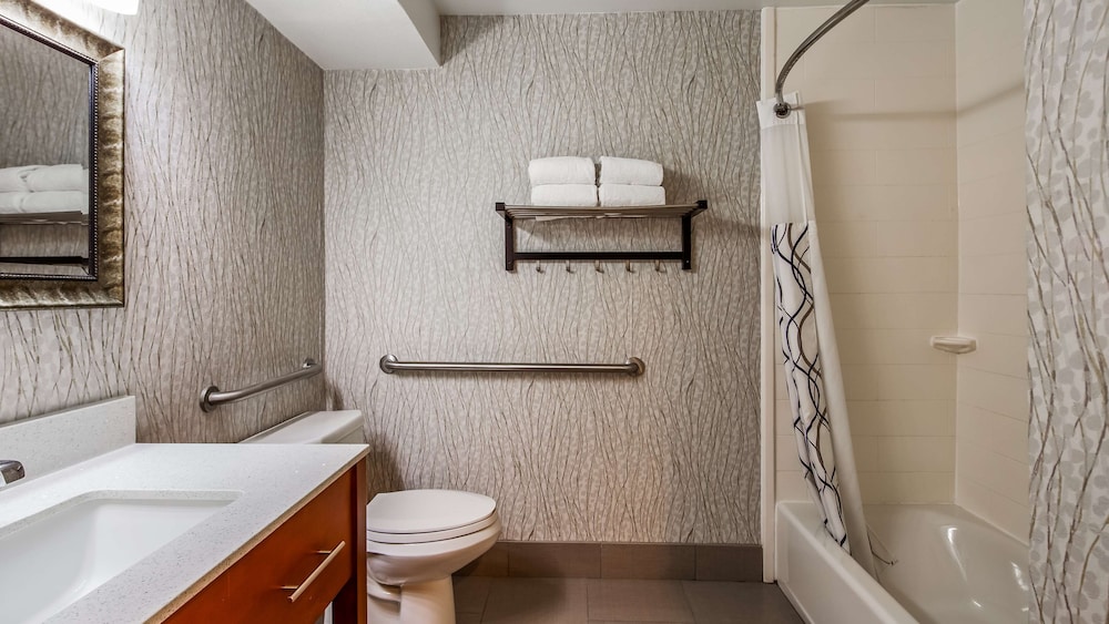 Best Western Plus Jackson Downtown-Coliseum 14/33