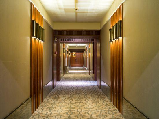 Ruili Hotel 33/40