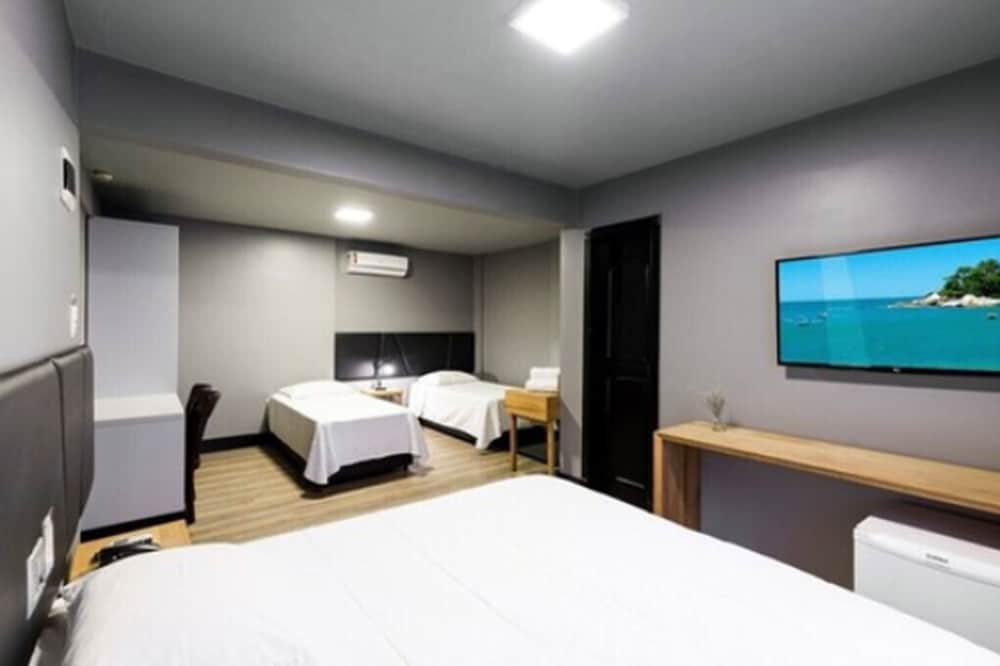 HM Hotel 18/50