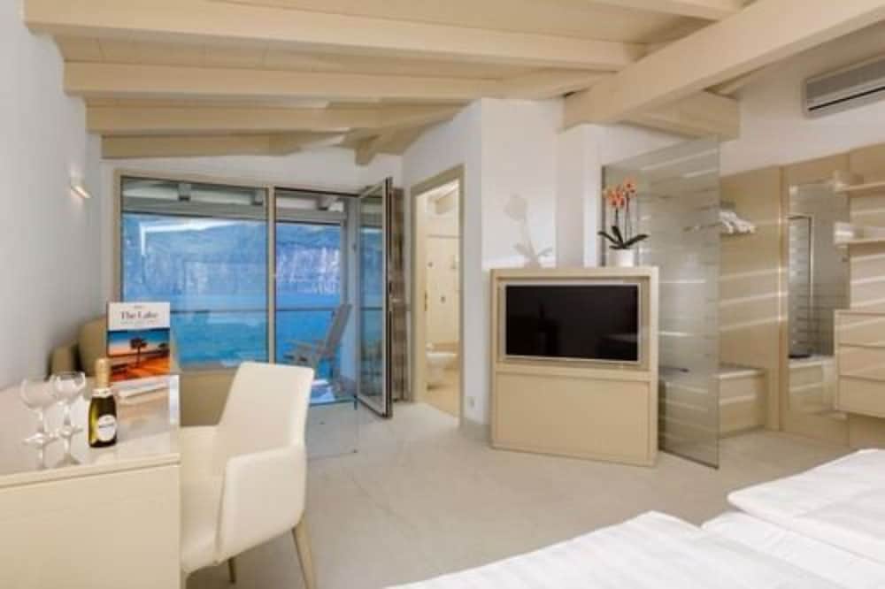 Hotel Vega 20/50