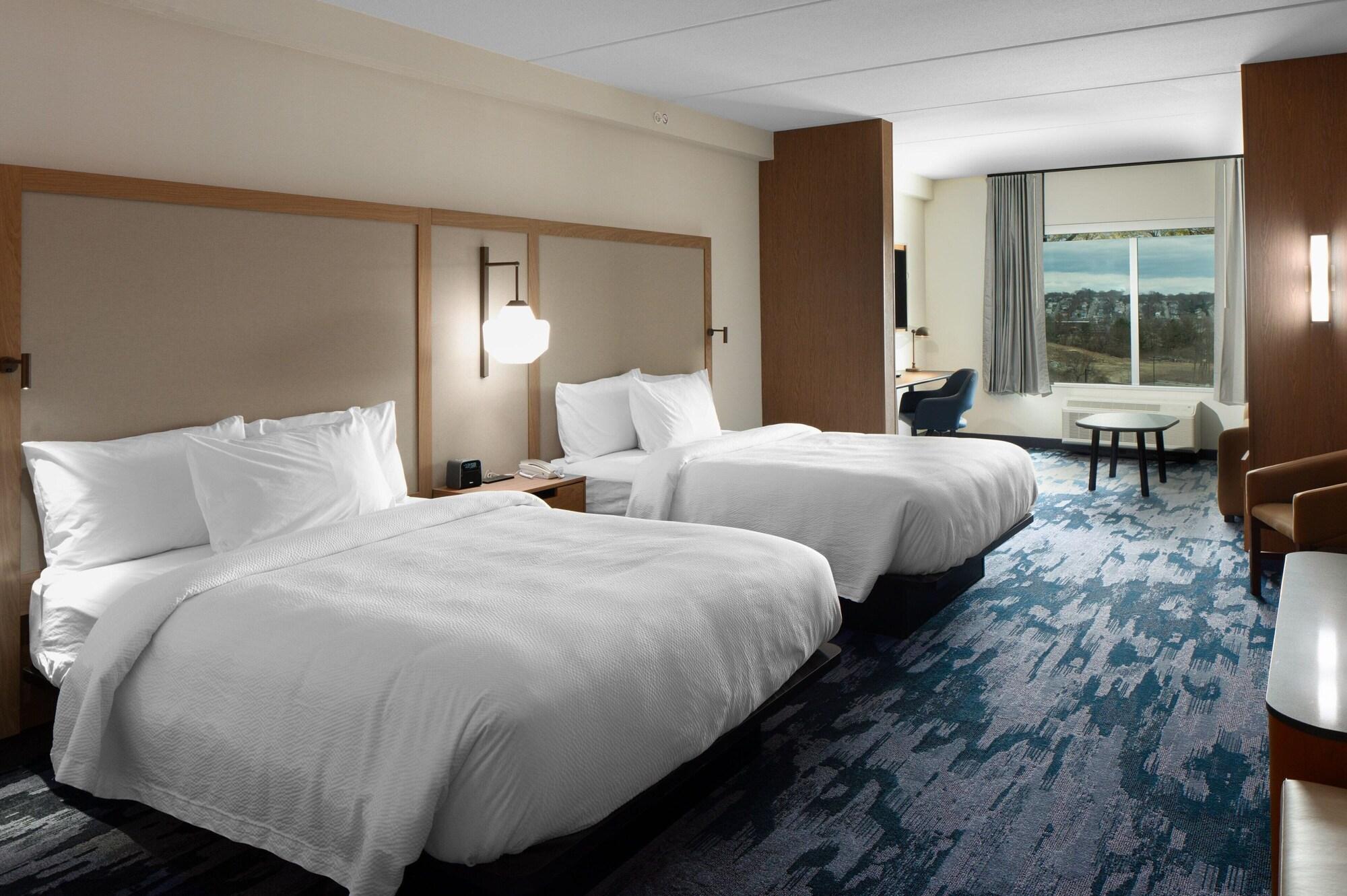 suite, multiple beds