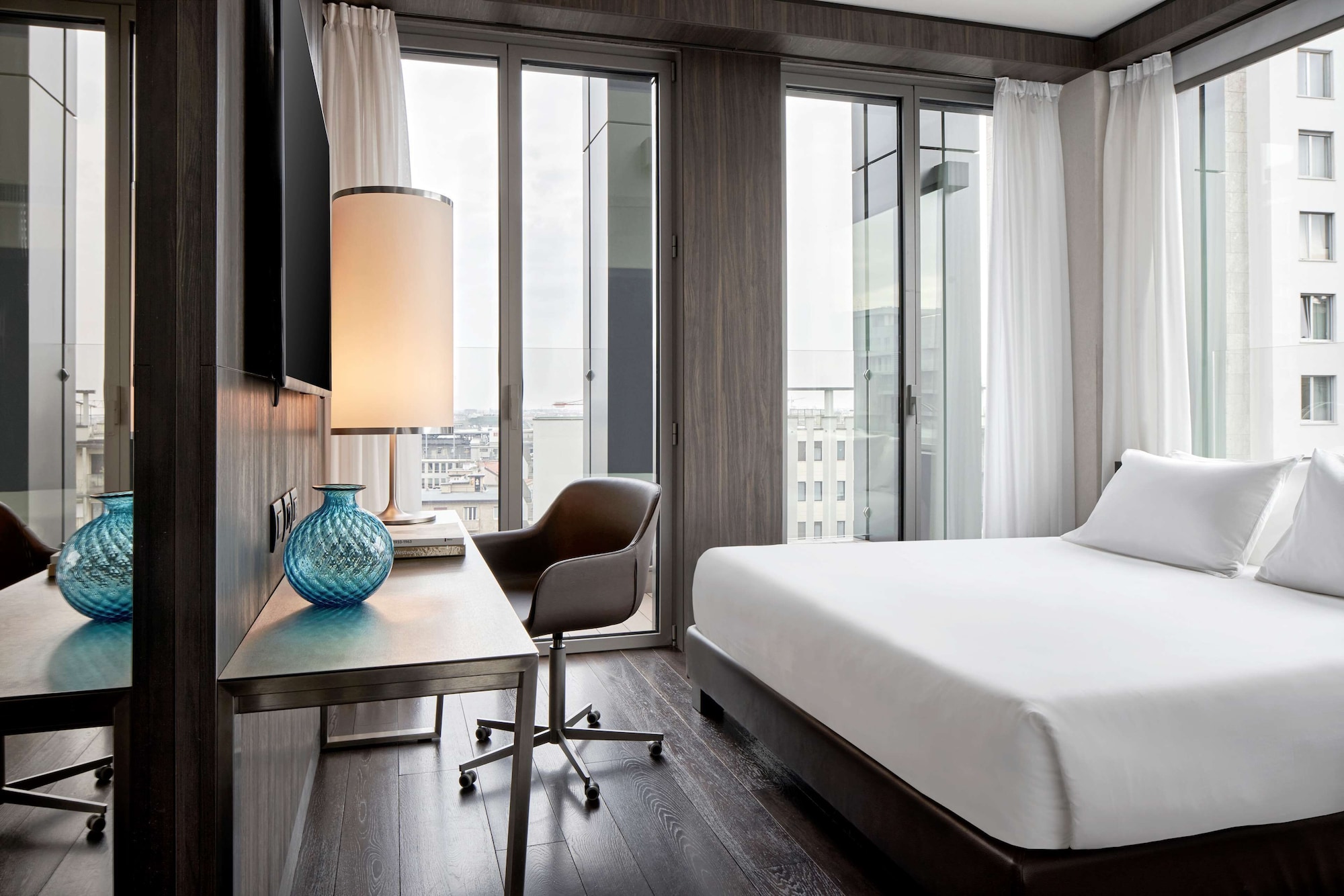 Skyline, Suite, King Bed