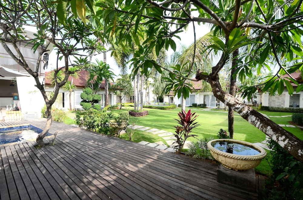 Bali Breezz Hotel 35/50