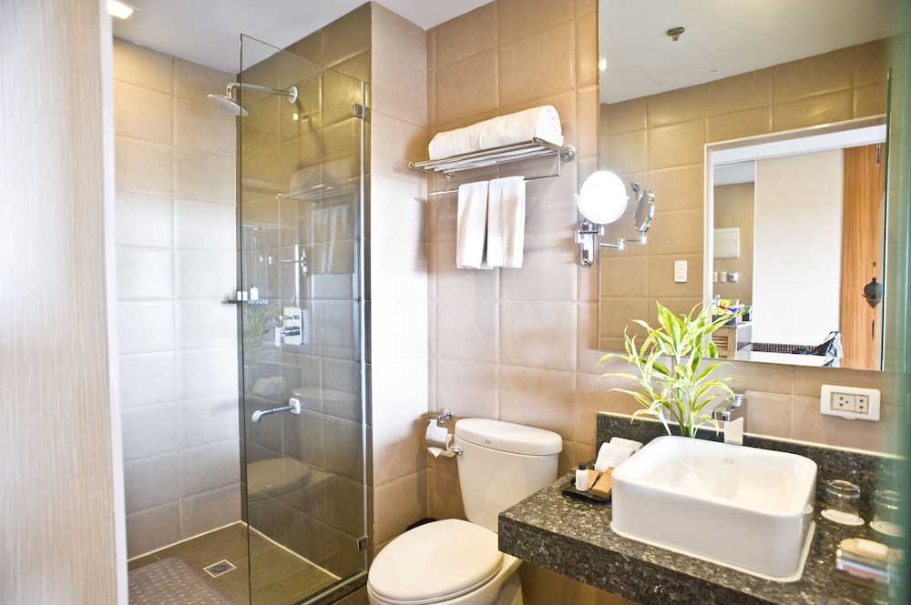 Goldberry Suites and Hotel Mactan 45/49