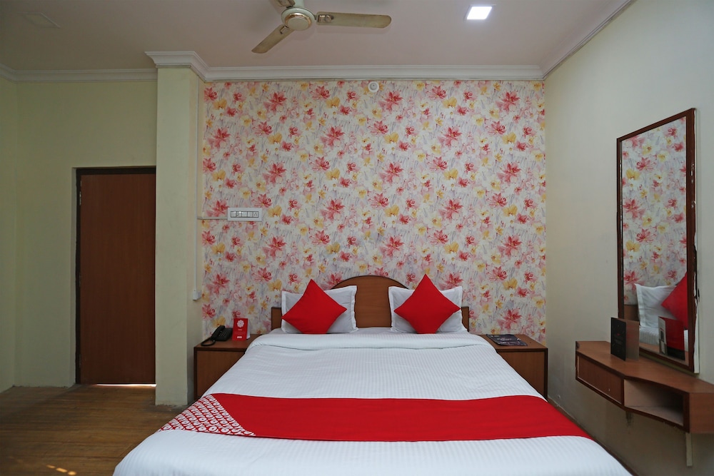 Oyo 26808 Shree Ram Residency 19/32
