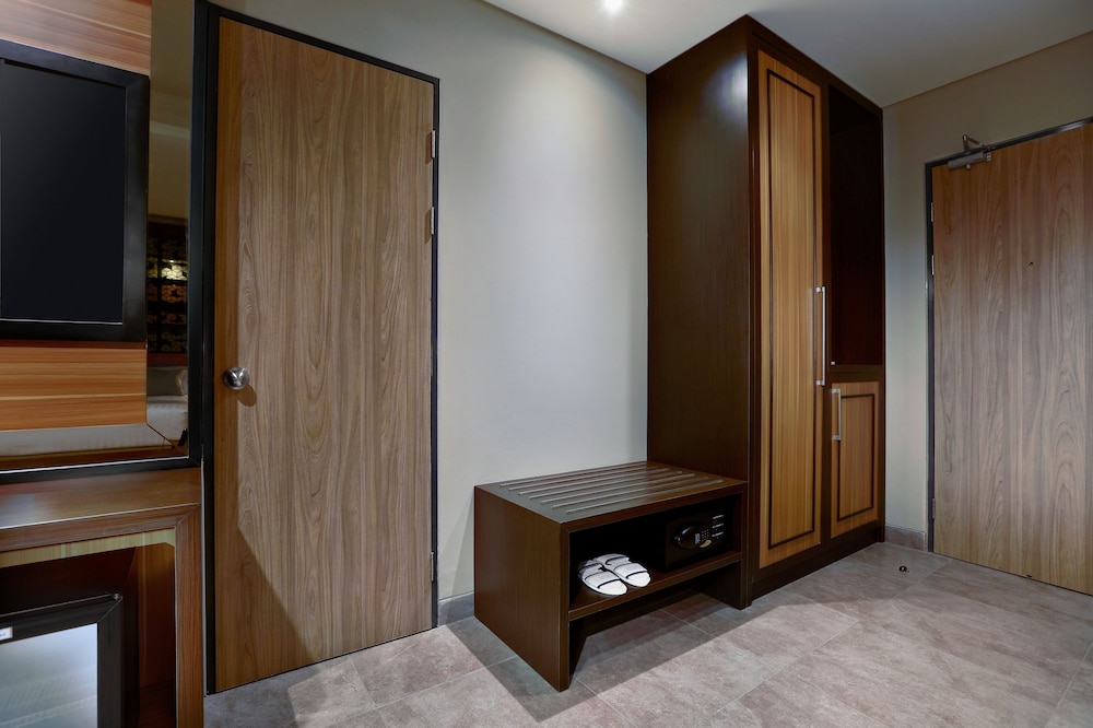 Aston Inn Mataram 8/65