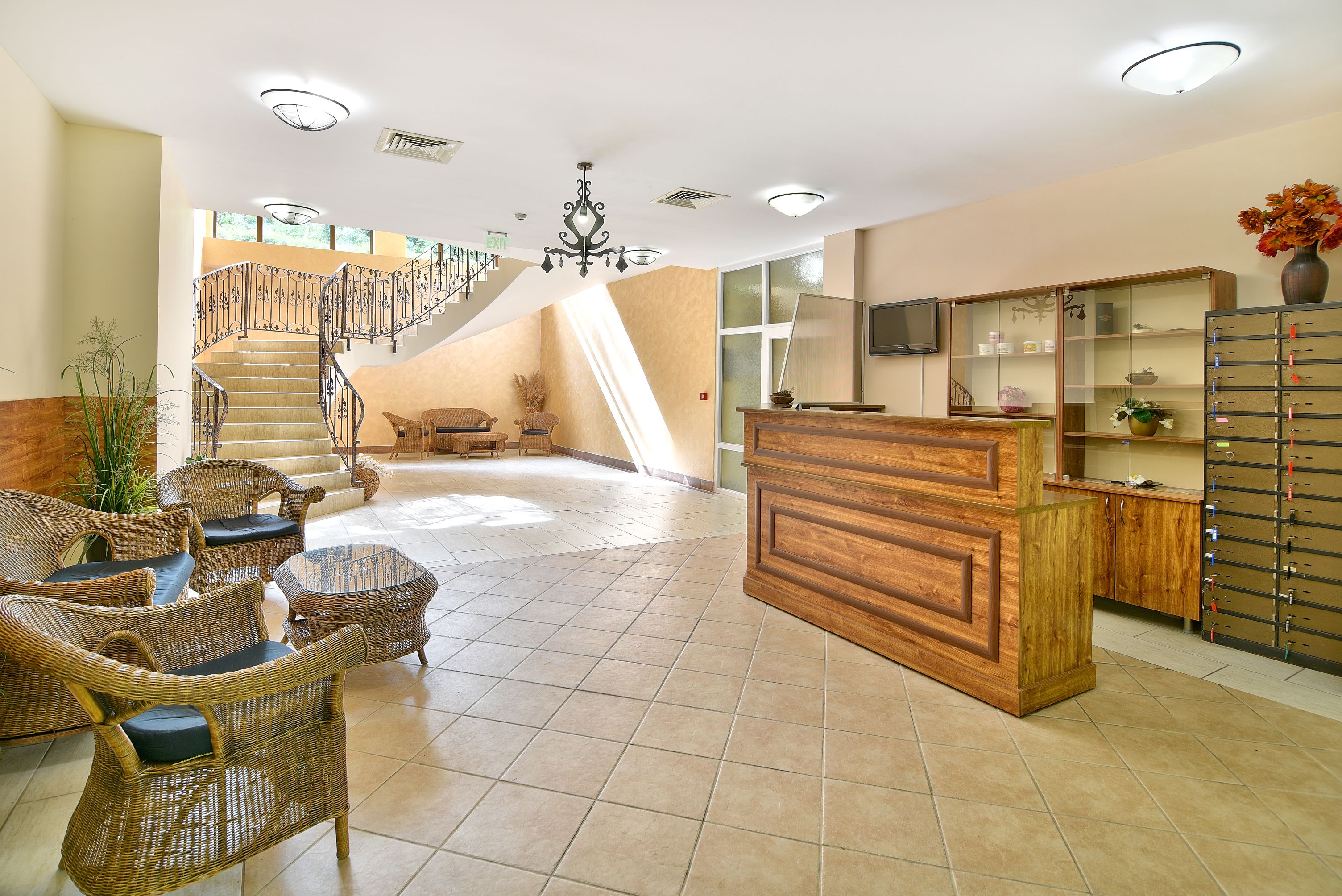 Estreya Palace 36/63