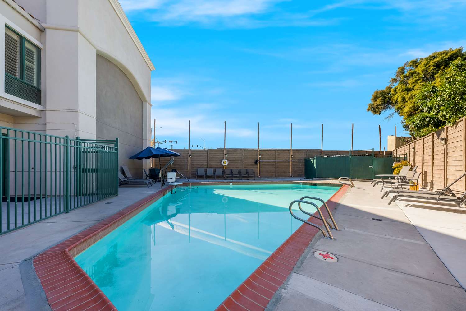 Best Western Lanai Garden Inn & Suites 18/38