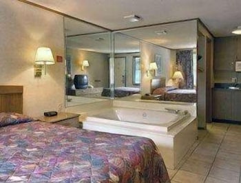 KNIGHTS INN GREENVILLE 4/8