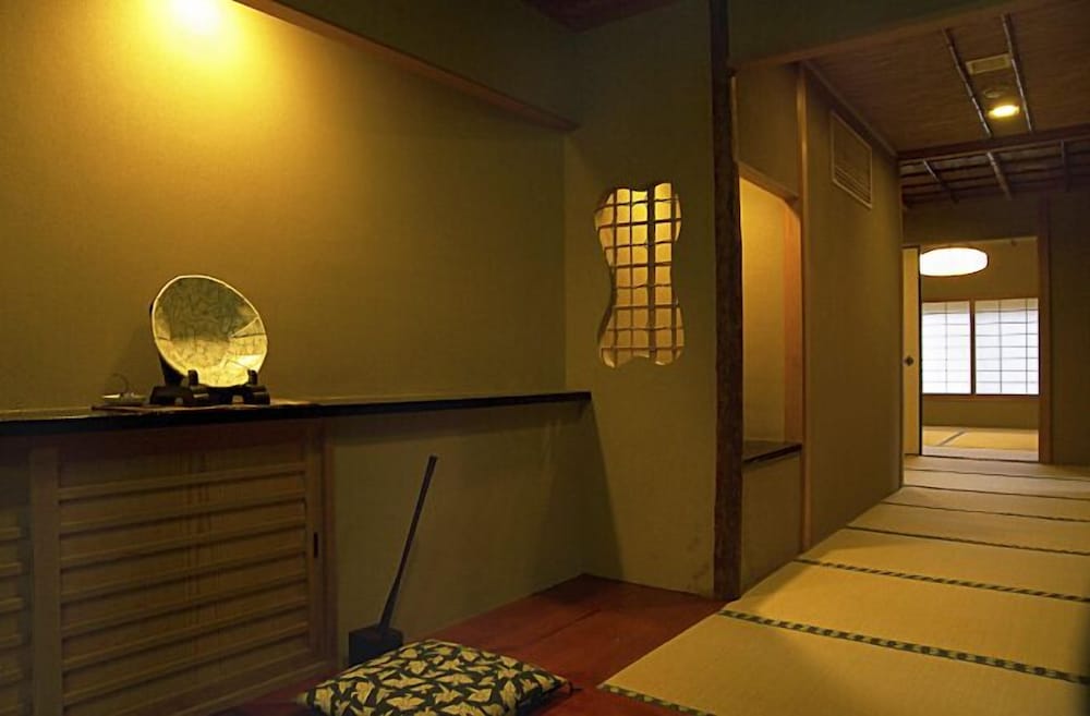 ATAMI SEKITEI 12/68