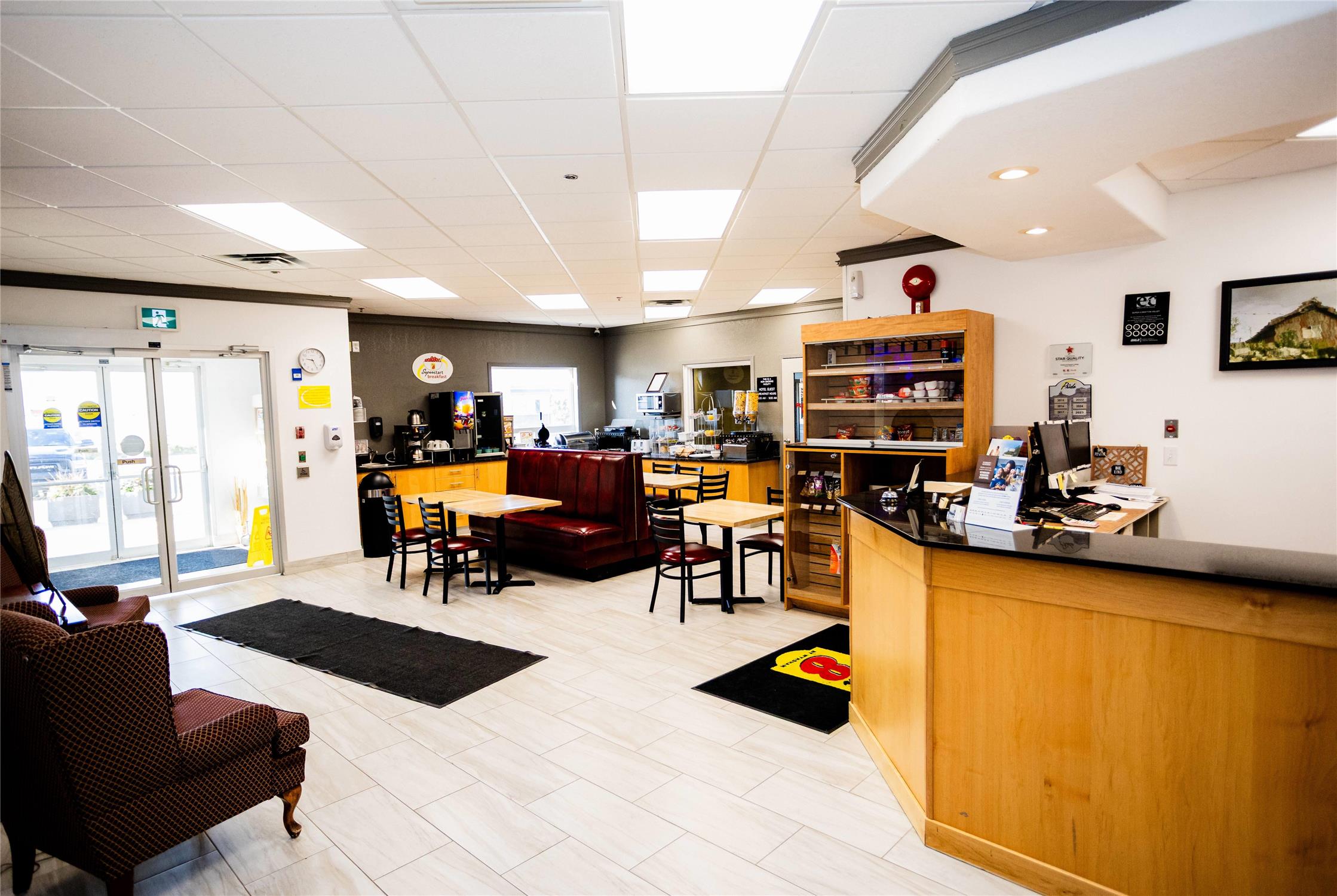 Super 8 By Wyndham Drayton Valley 18/26