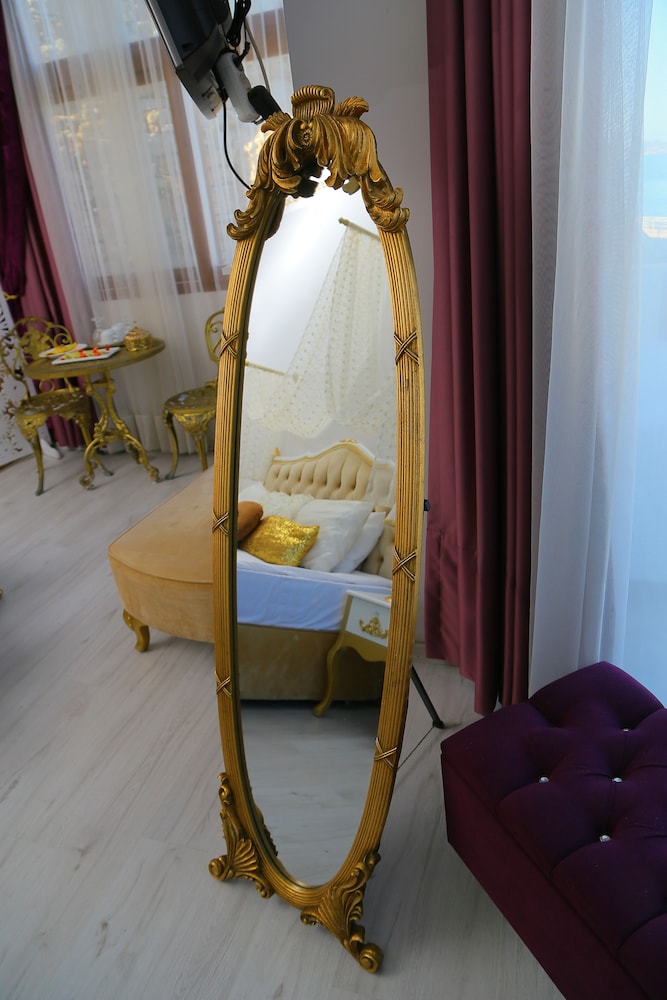 Huri & Nuri Hotel 17/45