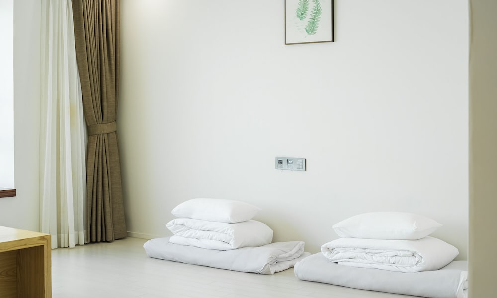 Ondol, Art, Premium, 4 Futon Beds, Partial Ocean View, Pool Access