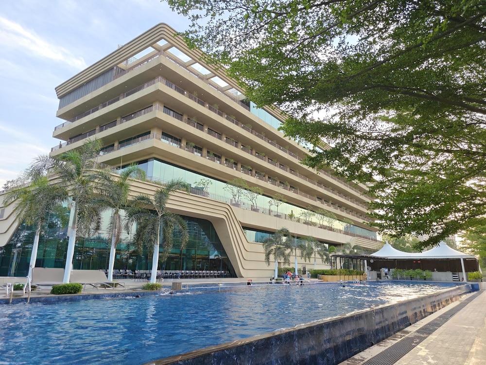 Gift City Club, a member of Radisson Individuals 2/46