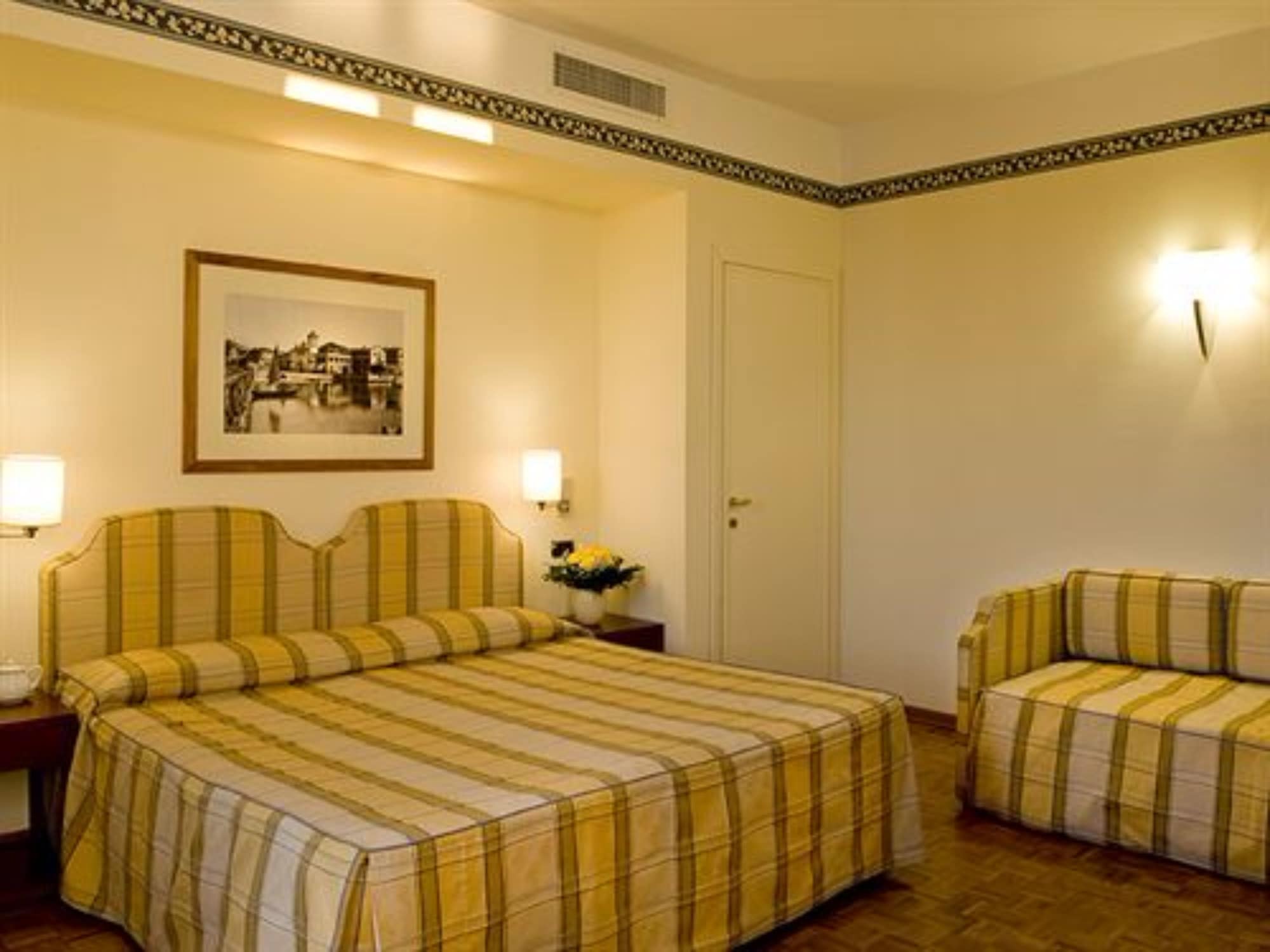 FAMILY, DOUBLE BED