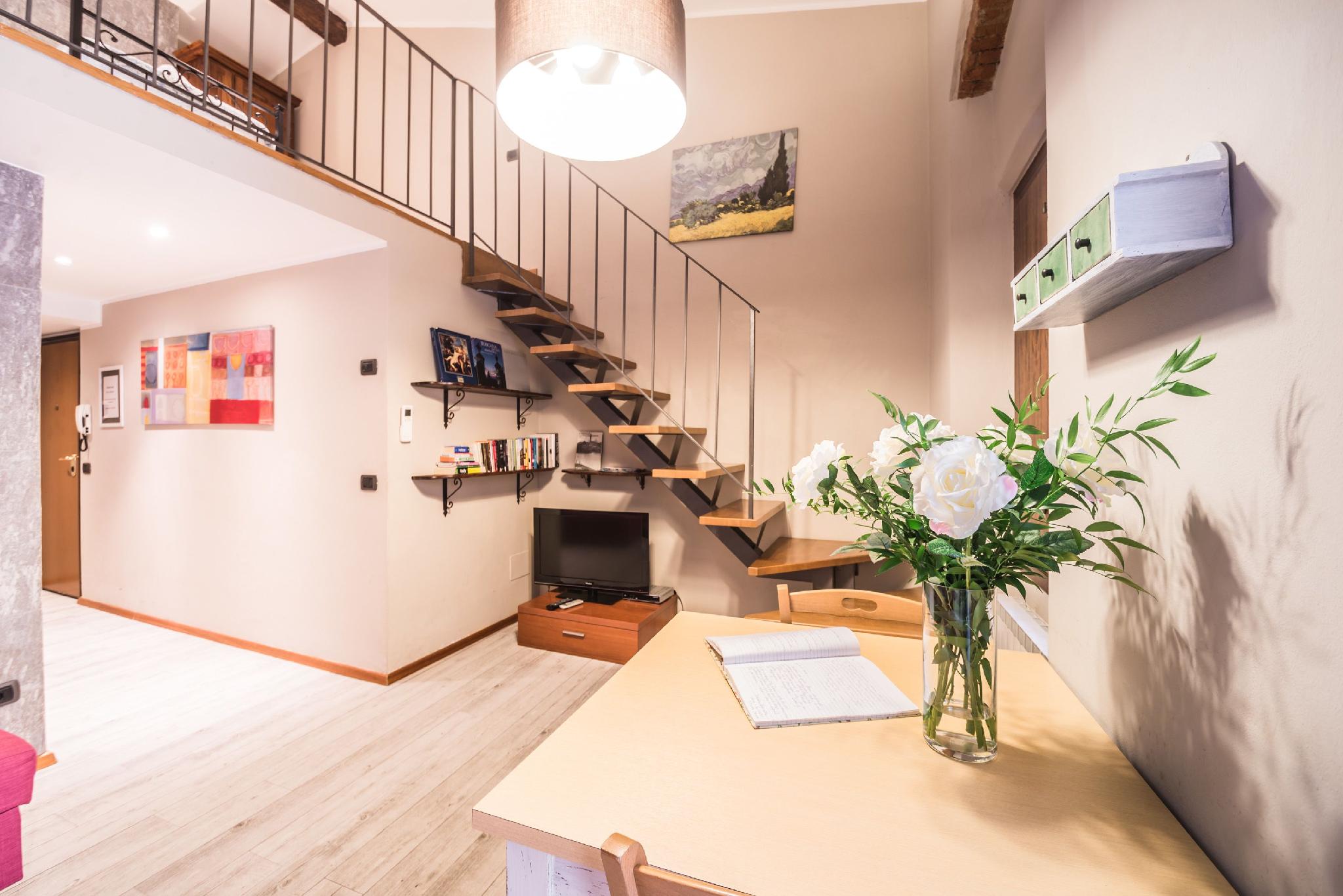A Few Steps to The Duomo Beautiful 2BD Apt 43/50